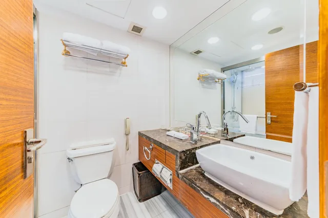 Room, 2 Double Beds, Crowne Plaza City Center Ningbo 5/5