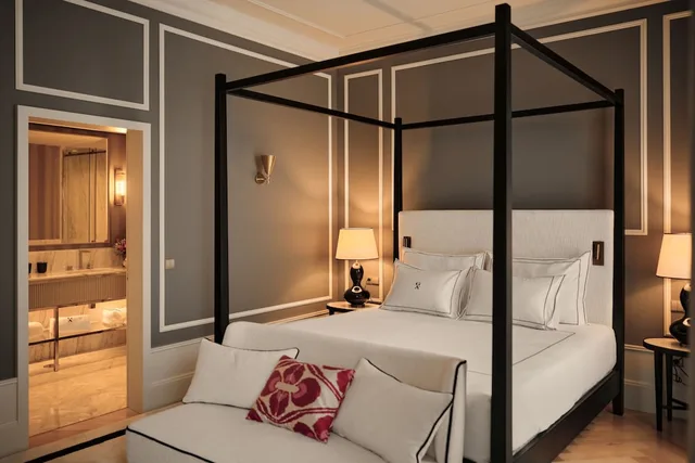 غرفة بسرير كينج بشرفة، GA Palace Hotel 1/3