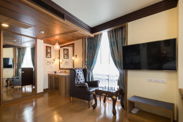 Grand, Deluxe, Peak Nimman Prestige Hotel 6/10