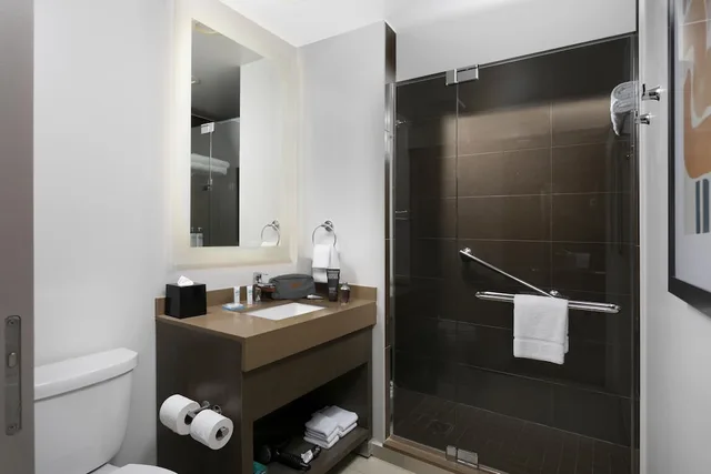 Room, 2 Queen Beds, Bay View, Den، Hyatt House San Juan 7/11