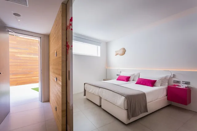 Suite, 1 Double and 1 Single Bed, Sea View, Pool Access, Ground Floor، One Ibiza Suites 1/2