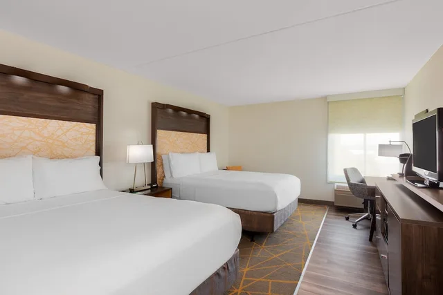 غرفة قياسية بسرير فردي، Holiday Inn La Mirada 1/4