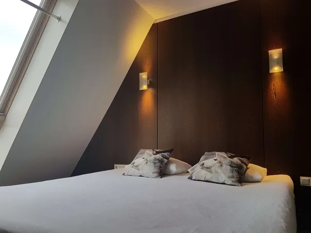 جناح جونيور بسرير كينج بشرفة بحوض استحمام، Golden Tulip West Ende 2/4