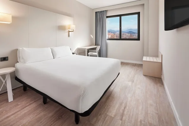 غرفة بسرير كوين، B&B HOTEL Granada Estacion 1/4