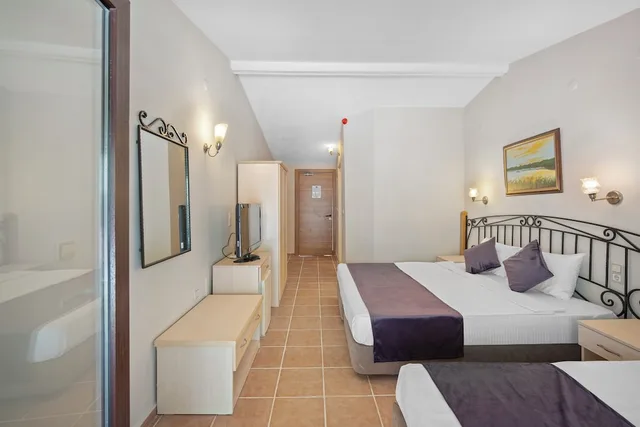 غرفة قياسية بإطلالة على الحديقة بشرفة، Alados Otel 4/6