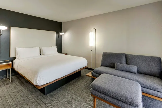 غرفة، Courtyard Lexington South/Hamburg Place 2/3