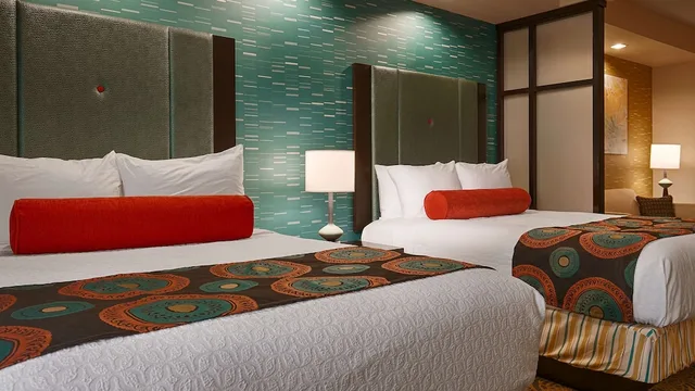 Suite, 3 Queen Beds, 2 Queen Beds, Sofa, Best Western Premier Ashton Suites Willowbrook 1/1