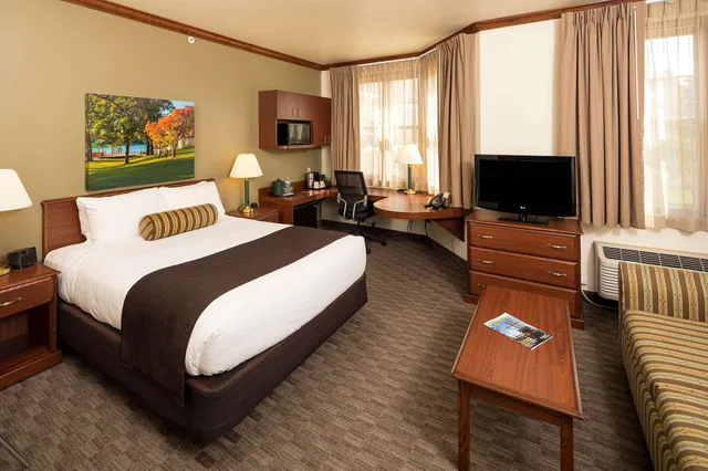 غرفة قياسية بسرير كوين، Kress Inn Ascend Hotel Collection 1/8