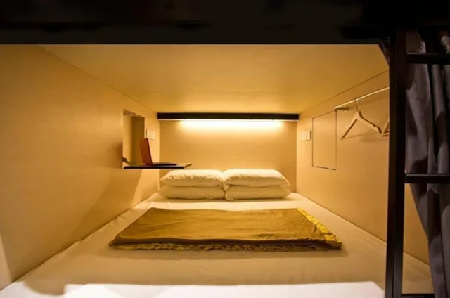 Mixed Dorm, Queen Bed, Shared Bathroom, 7 Wonders Hostel 1/2