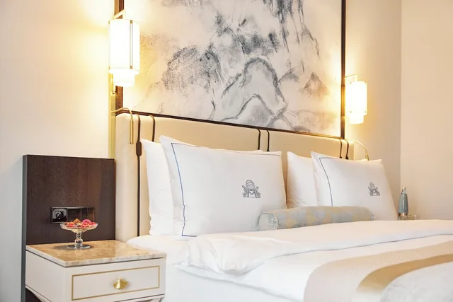 غرفة بسرير كينج بإطلالة على البحيرة، Hotel Atlantic Hamburg, Autograph Collection 4/7