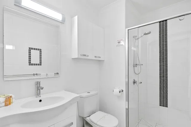 3 Bedrooms, Superior, Apartment, King and Twin Beds, Queen Bed, Top Floor, WHITE CREST LUXURY APARTMENTS 4/4