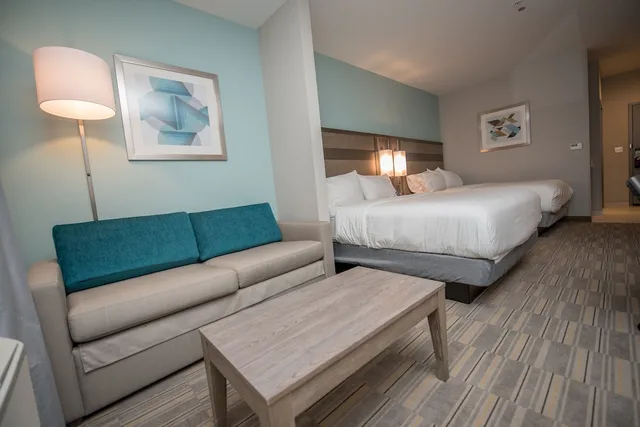جناح بسريرين كوين مع أريكة، Holiday Inn Express & Suites Lake Charles South Casino Area 6/10