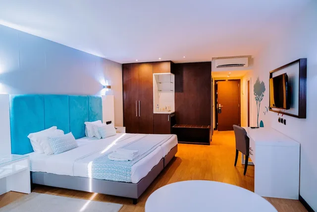 غرفة قياسية بسريرين منفصلين بإطلالة على القناة، Beira Terrace Hotel 1/5