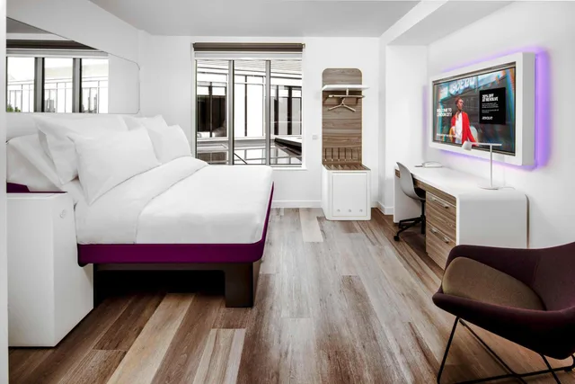Vip, Suite, Double Bed, Sofa، YOTEL London City, Select by Hilton 1/1