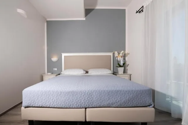 غرفة بسرير كوين بإطلالة على البحر بشرفة، Hotel Gli Ulivi 4/10