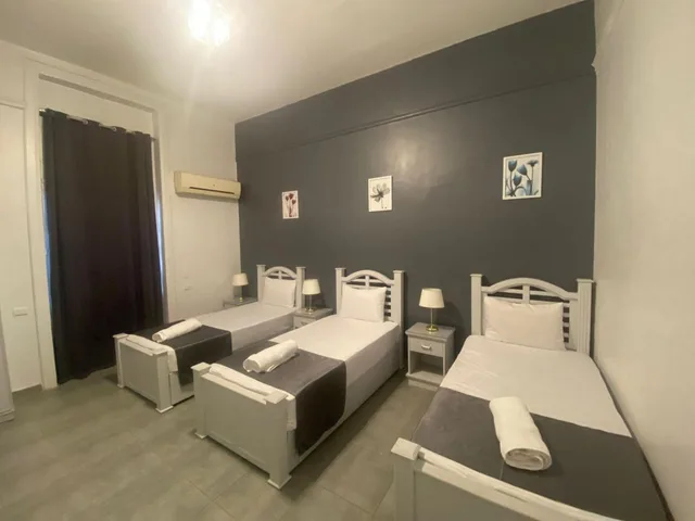جناح جونيور عائلي، Gresham 4/7