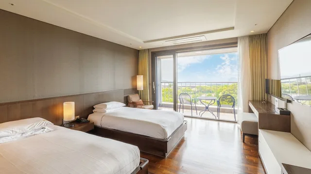 Superior, Twin Beds, Ocean View, THE ANNEX 2/4
