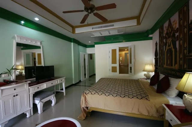 جناح بسرير مزدوج بإطلالة على المسبح، Aonang Ayodhaya Palace Beach Resort 2/2