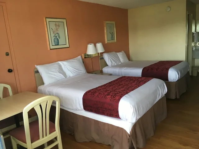 غرفة بسريرين مزدوجين، Americas Best Value Inn Tucker 2/3