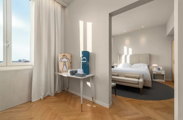 جناح بسرير كوين، Belvedere 3/4