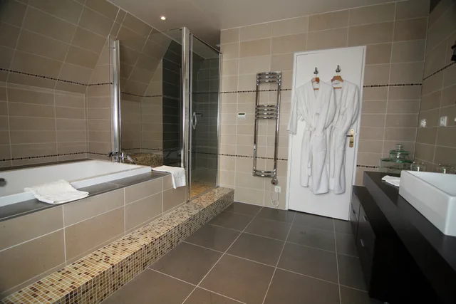 جناح، Hostellerie La Briqueterie 4/4
