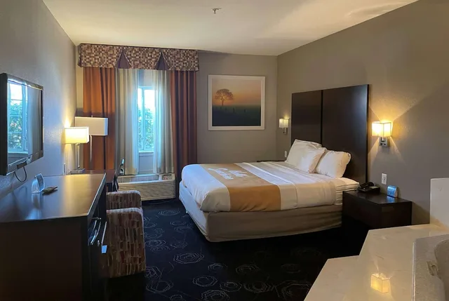 جناح استوديو بسرير كينج، Days Inn by Wyndham Mesquite Rodeo TX 1/5