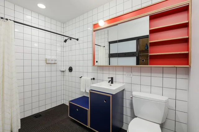 Plus, Studio, 1 Queen and 1 Murphy Bed, Queen Murphy Bed, Accessible، Placemakr Wall Street 3/4