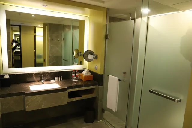 غرفة كلوب بسرير كينج، Renaissance Huizhou Hotel 6/7