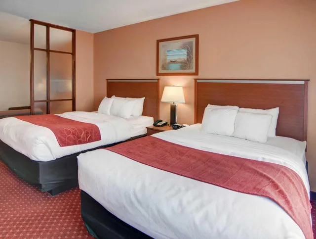 جناح بسرير كوين، Quality Suites Near Cedar Creek Lake Mabank, TX 1/2