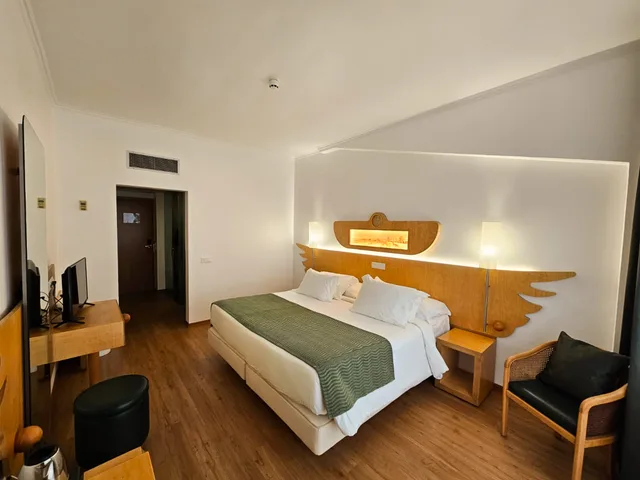 Twin or Double Room Plus، Hotel Ponta Delgada 1/10