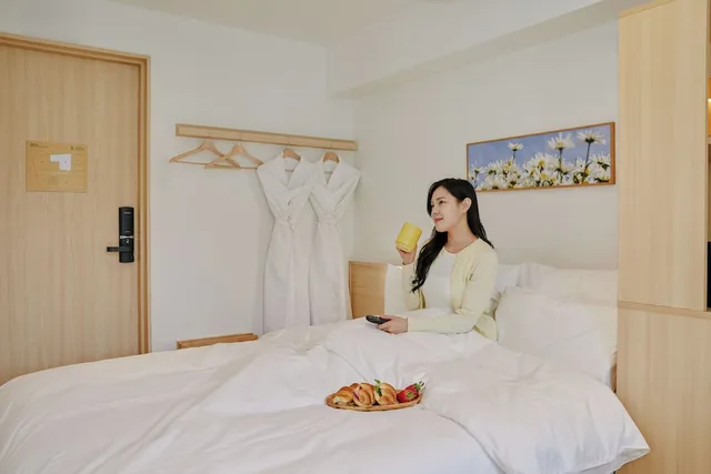 Namsan, Deluxe, Double Bed, with View، Myeongdong Guesthouse Como 4/7