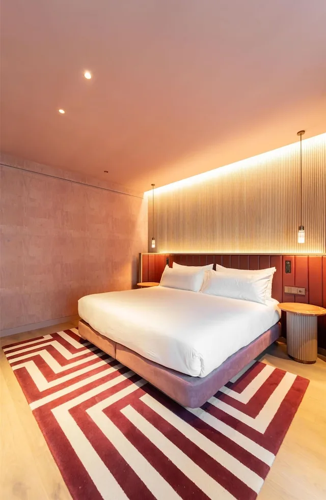 غرفة غراند بسرير كينج بشرفة، Hotel Palacio Bellas Artes San Sebastian, Curio Collection by Hilton 8/10