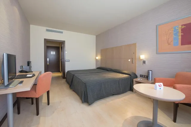 غرفة قياسية ثلاثية، Abba Huesca Hotel 1/1