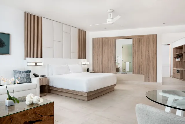 3 Bedrooms, Suite, 3 King Beds, Ocean Front, 2 Sofa, Beach Floor, Wymara Resort and Villas 3/5