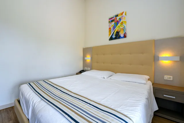 Classic, Double Bed, Lake View, Balcony, Belvedere 3/6