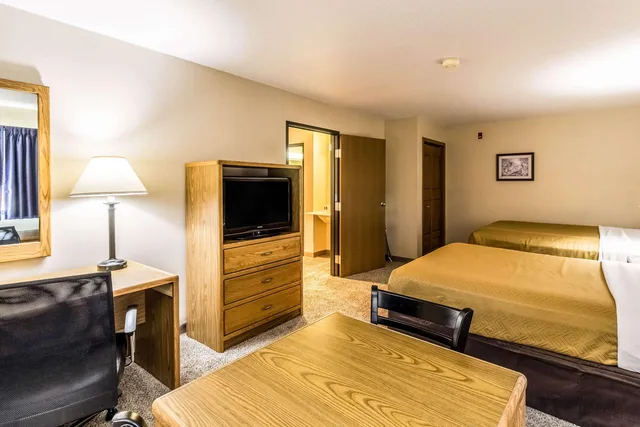 جناح بسرير كوين، Econo Lodge Valley City, ND 2/3