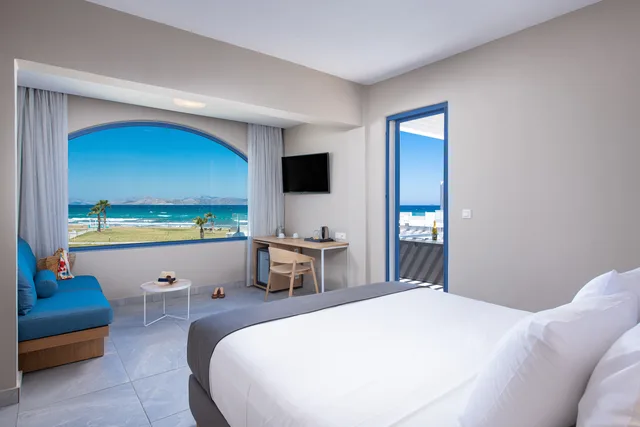Junior Suite, Plunge Pool, Terrace، Aeolos Beach Hotel 1/4