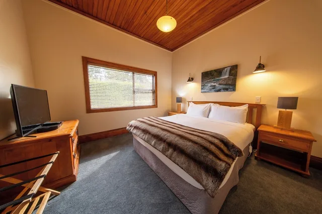 كوخ بسرير كينج وسرير كوين وسريرين منفصلين، Powderhorn Chateau 6/10