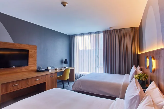 Superior, 2 Double Beds, Pullman Lima San Isidro 3/6