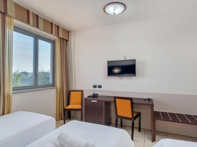 Triple Room Three Separate Beds, B&B HOTEL Settimo Torinese 10/10