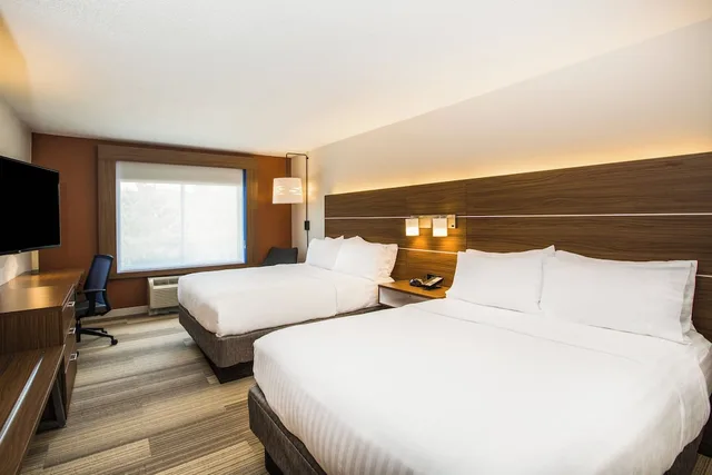 غرفة قياسية بسريرين كوين، Holiday Inn Express Hotel & Suites Bellevue-Omaha Area 3/5