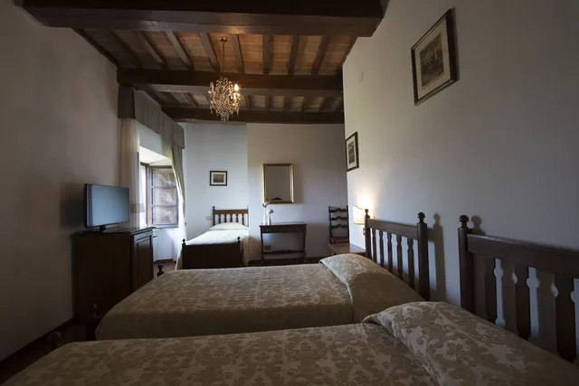 غرفة ثلاثية بسرير مزدوج مع أريكة، Hotel Villa Montegranelli 6/10