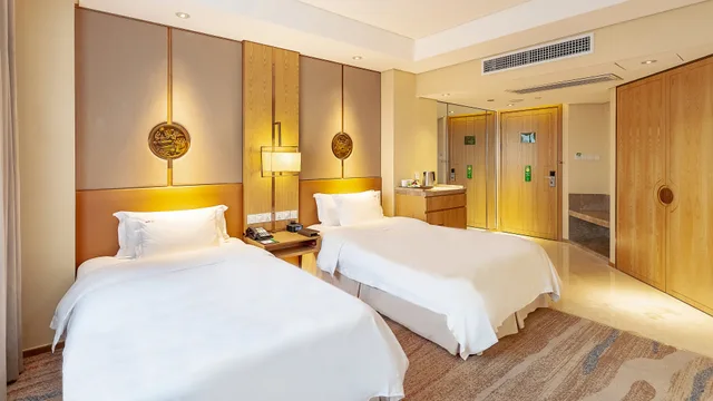 Executive, Twin Beds, Holiday Inn Hefei 2/7