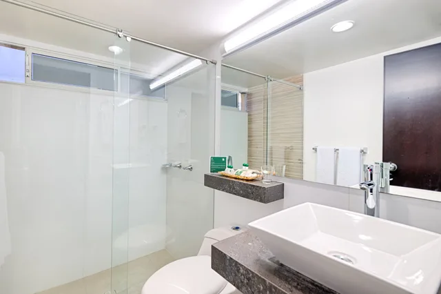 غرفة قياسية ثلاثية بثلاثة أسرّة، Hotel Arizona Suites 6/8