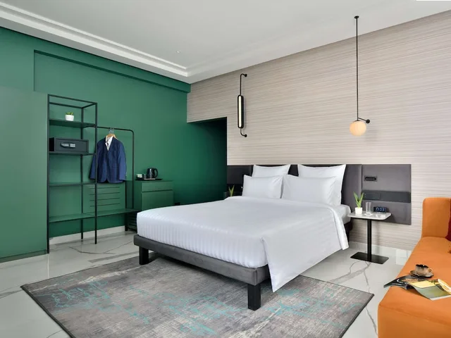 غرفة تنفيذية بسرير مزدوج بشرفة، Novotel Jodhpur ITI Circle 1/8