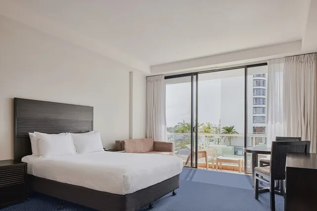 غرفة قياسية بسرير كوين، Crowne Plaza Surfers Paradise 2/10