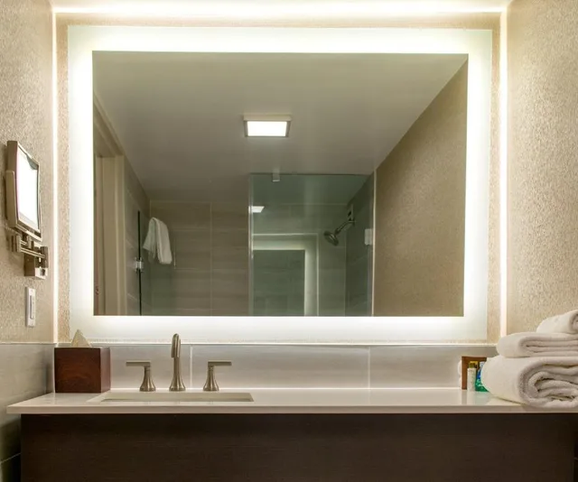 جناح بشرفة بغرفة نوم واحدة، Crowne Plaza Executive Center Baton Rouge, an IHG Hotel 2/3