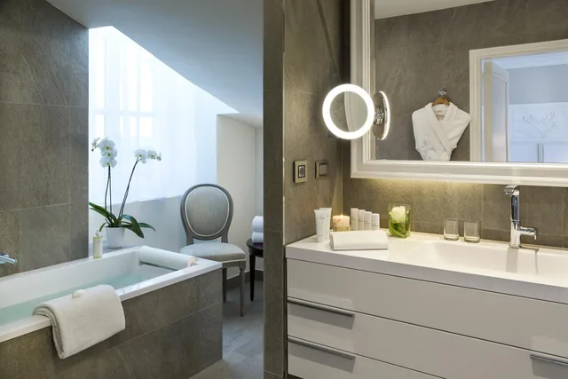 غرفة سوبيريور بإطلالة على البحر، Hotel Barriere Le Royal La Baule 4/5