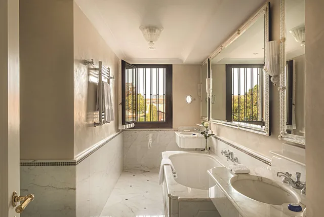 San Giorgio, Suite, King and Twin Beds, Cipriani A Belmond Hotel Venice 7/8