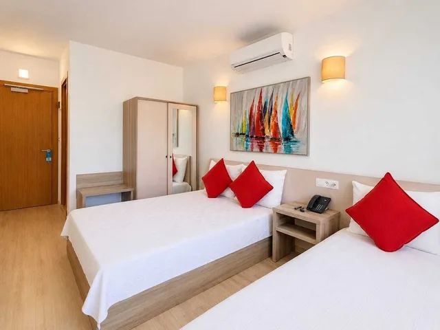 غرفة قياسية ثلاثية بسرير مزدوج وسرير فردي، Aria Doria Otel 4/10